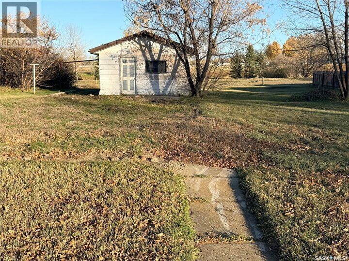 Property Photo:  61 14th Avenue SE  SK S9H 3S3 