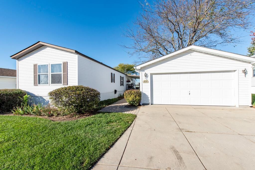 Property Photo:  3158 Patricia Lane  IL 60085 