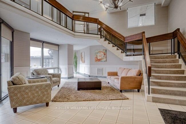 Property Photo:  363 Colborne Street 905  ON N6B 3N3 