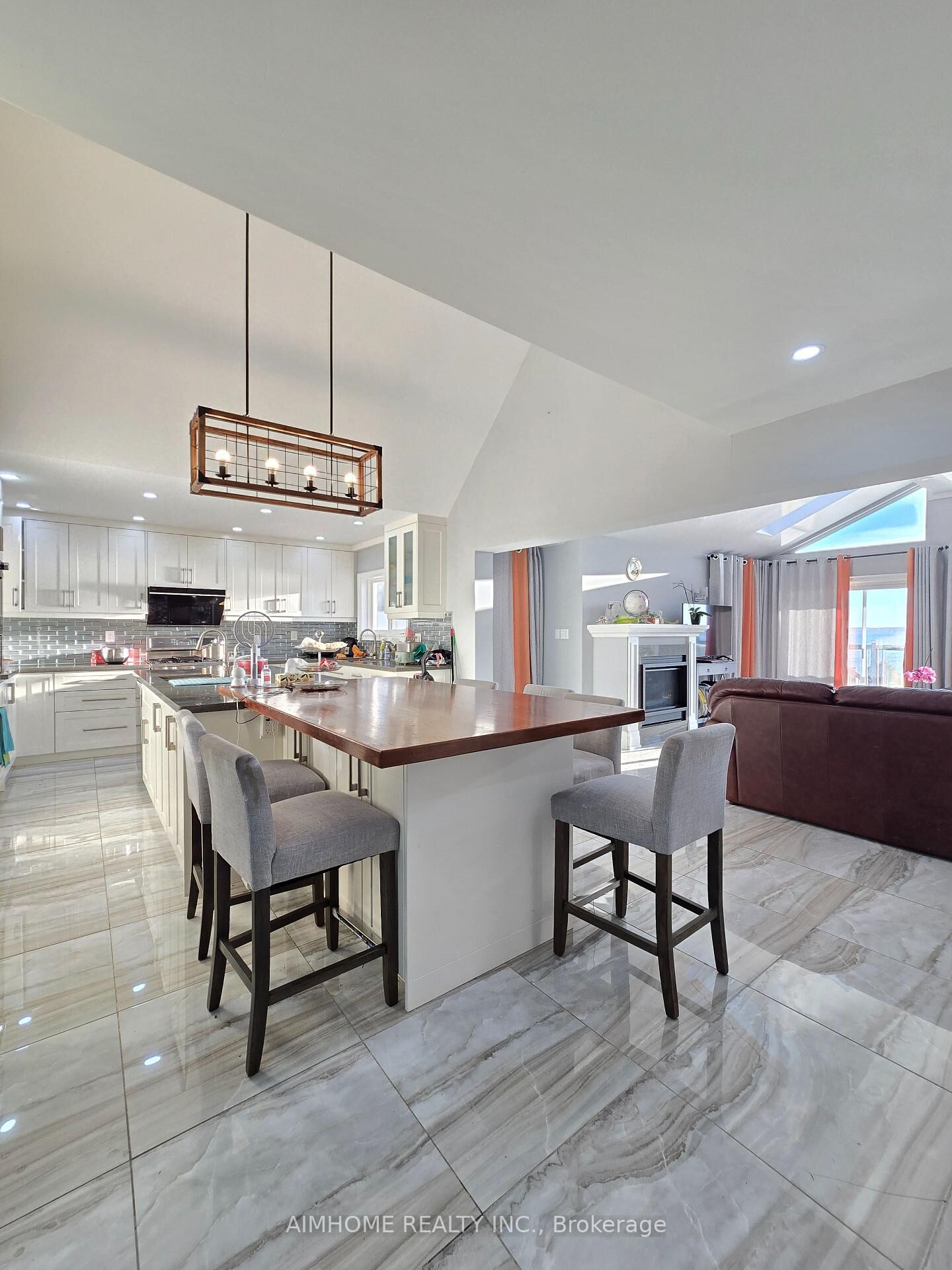 Property Photo:  66A Cooks Bay Drive Rm 3  ON L4P 1L8 