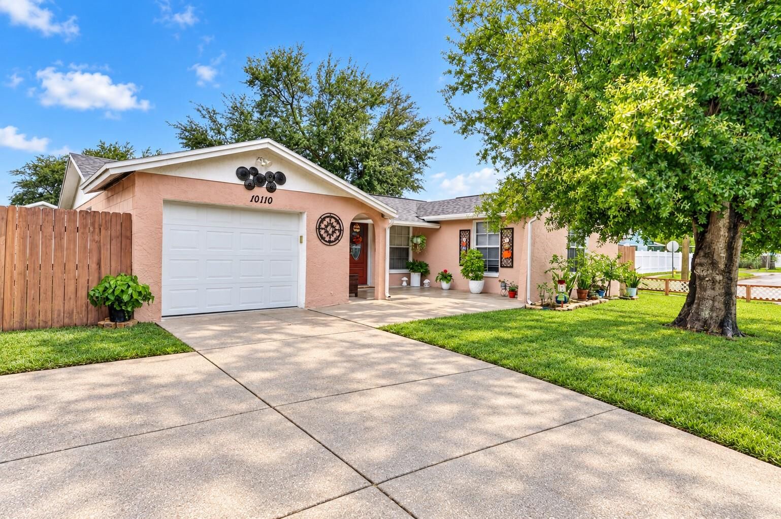 Property Photo: 10110 Moores Mill Court FL 33615