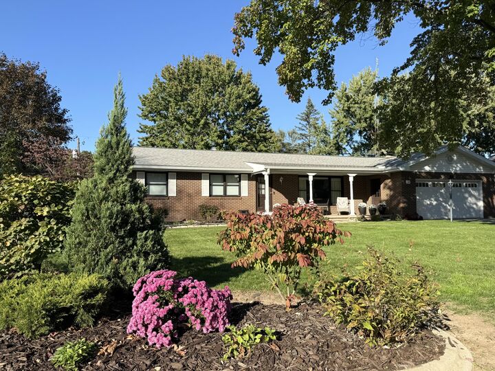 Property Photo:  1627 Old Hickory Lane  MI 49085 