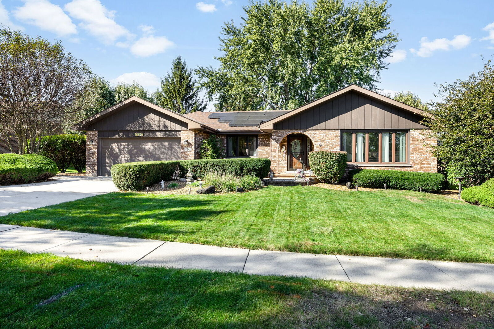 Property Photo: 14346 S Golden Oak Drive IL 60491