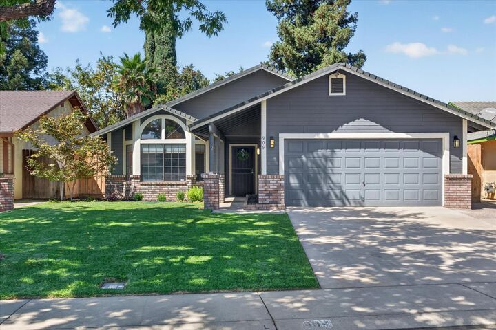 Property Photo:  909 Deer Park Drive  CA 95358 