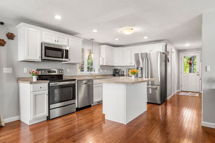 Property Photo:  72 Hoover St  MA 02780 