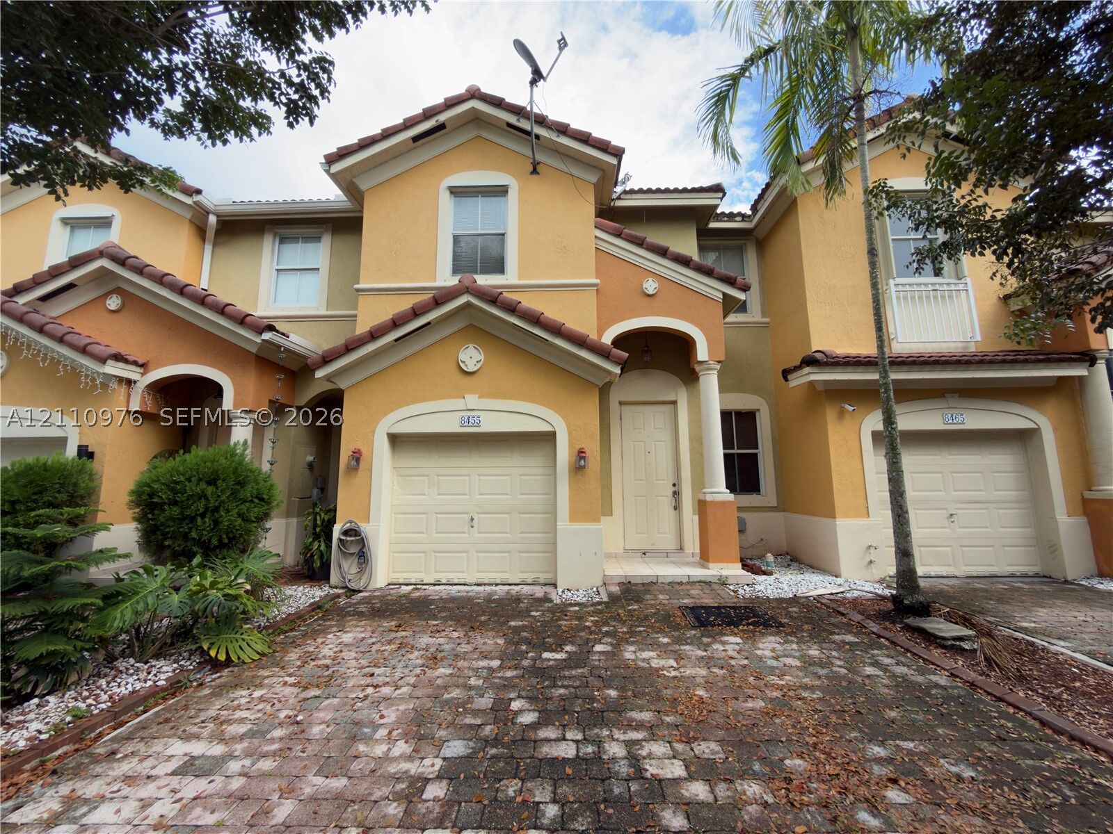 Property Photo:  8455 SW 165th Pl 8455  FL 33193 