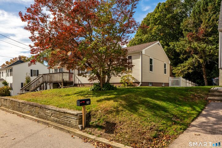 Property Photo:  68 West Street  CT 06340 