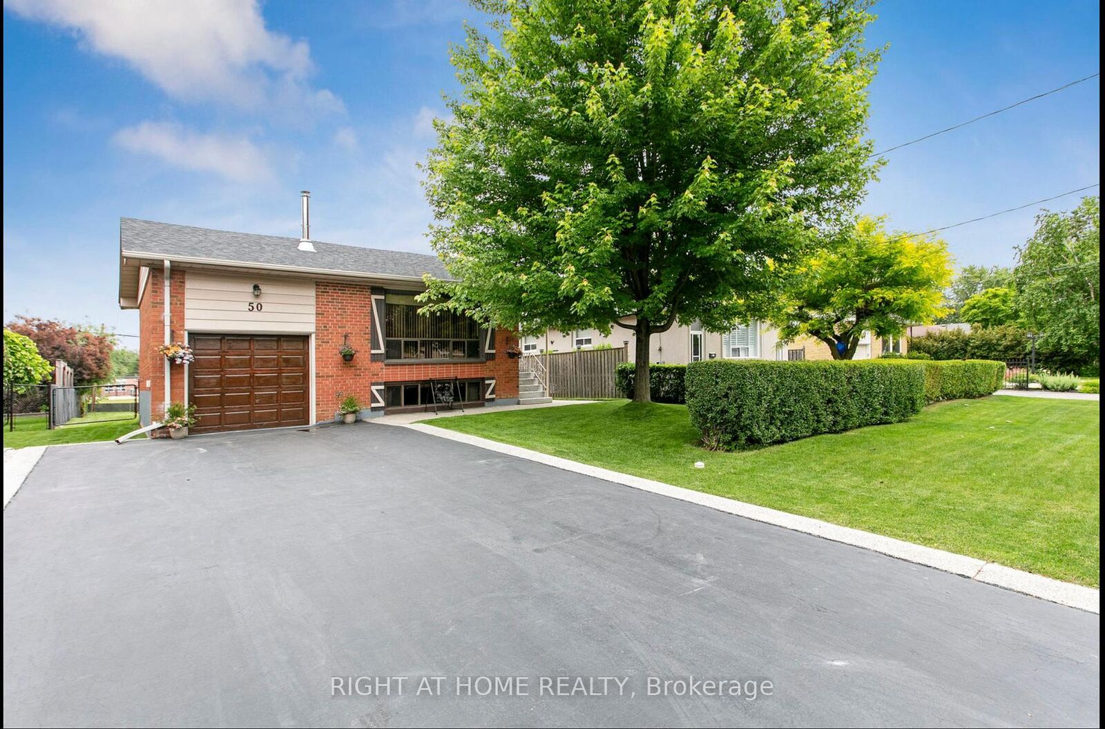 Property Photo:  50 Swanhurst Boulevard  ON L5N 1B7 