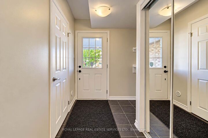 Property Photo:  16 Stratus Street  ON N2R 0K5 