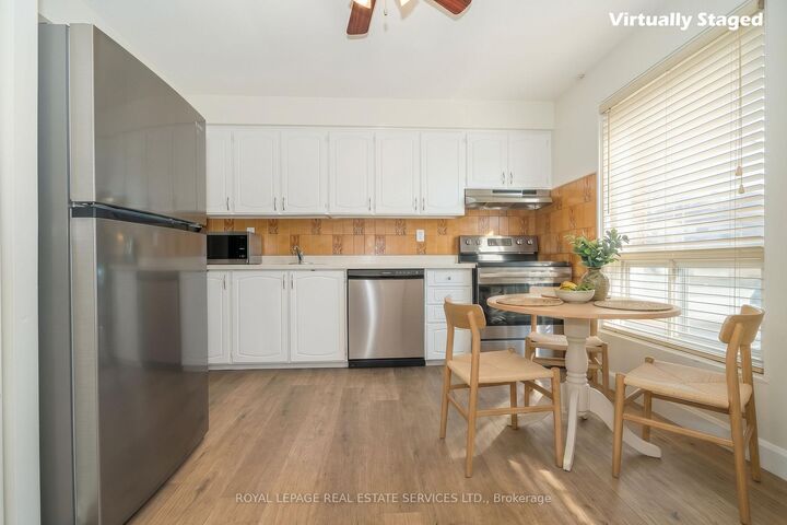Property Photo:  707 Burnhamthorpe Road 51  ON M9C 2Z6 