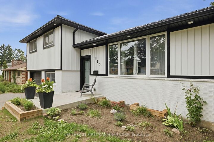 Property Photo:  285 Panorama Crescent  ON N5Z 3H2 