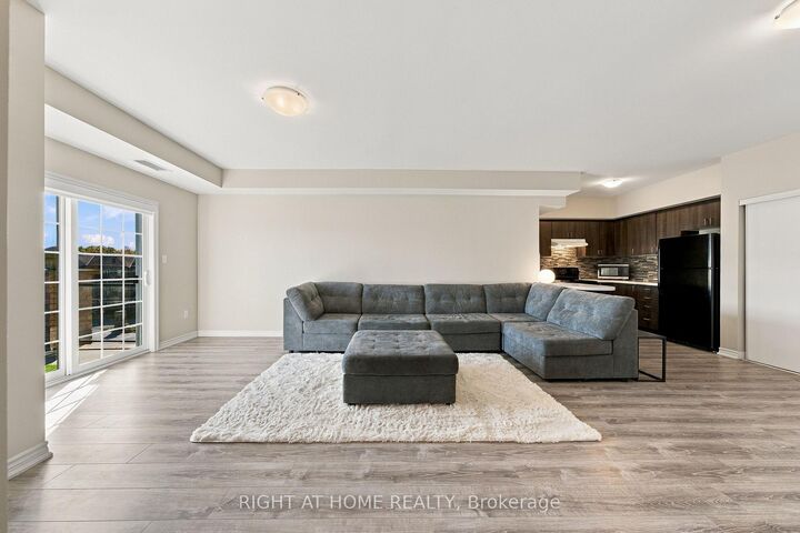 Property Photo:  40 Ferndale Drive S 408  ON L4N 2L3 