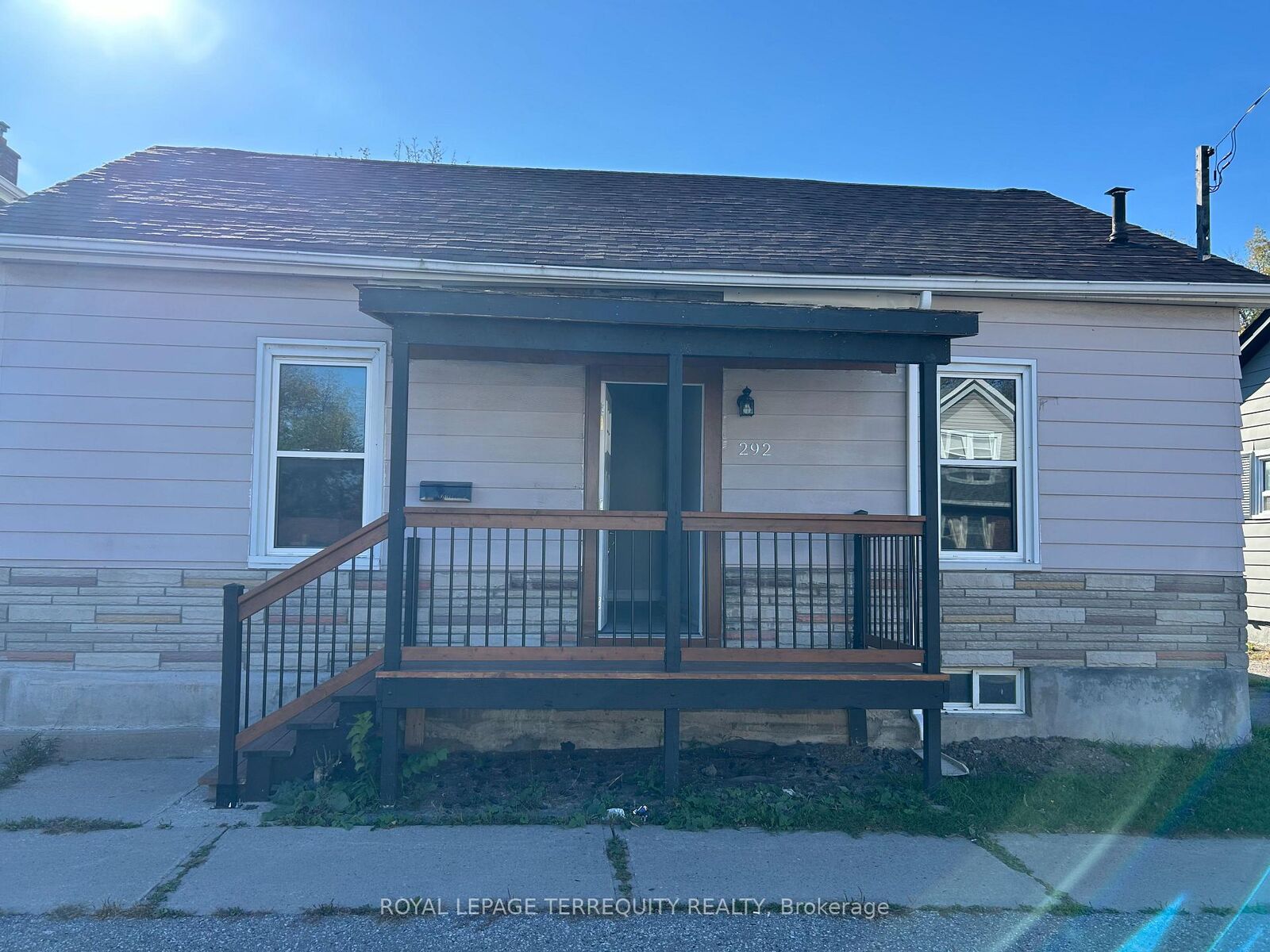 Property Photo:  292 Celina Street  ON L1H 4P1 