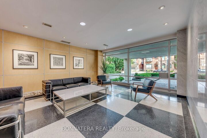Property Photo:  74 Spadina Road 402  ON M5R 2T5 