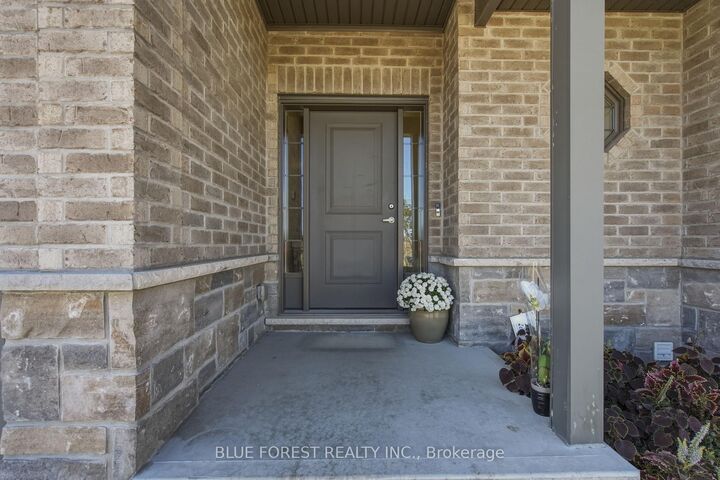 Property Photo:  2910 Tokala Trail 52  ON N6G 0T9 