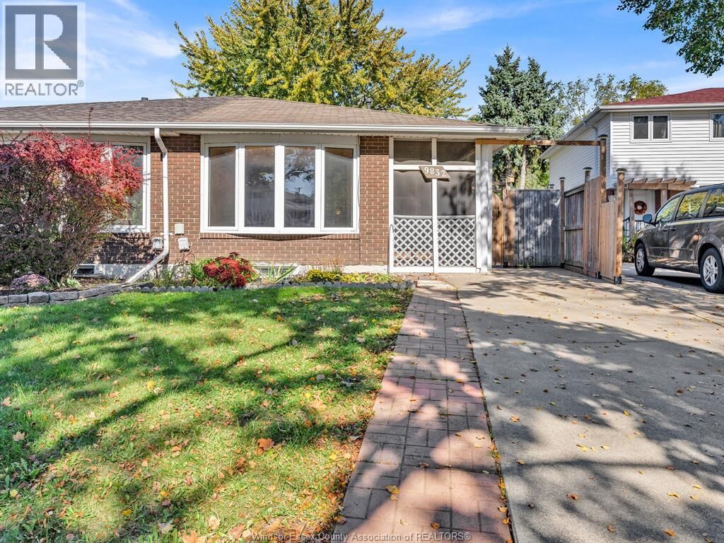 Property Photo:  9832 Lynngrove Crescent  ON N8R 1B9 