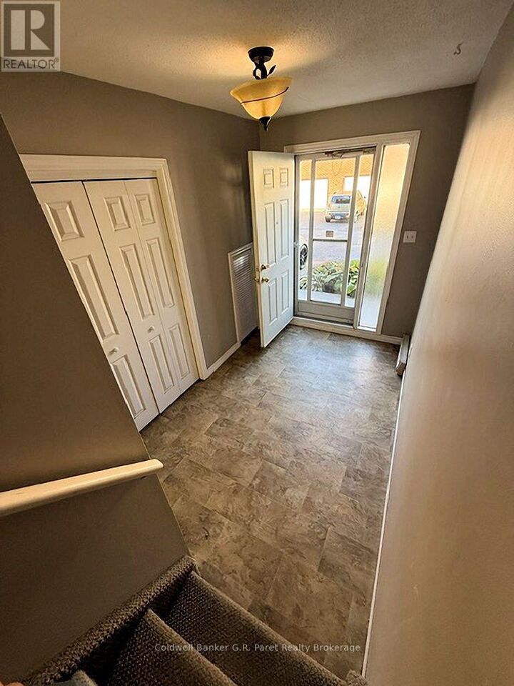 Property Photo:  129 Concession Street East 29  ON N4G 4N4 