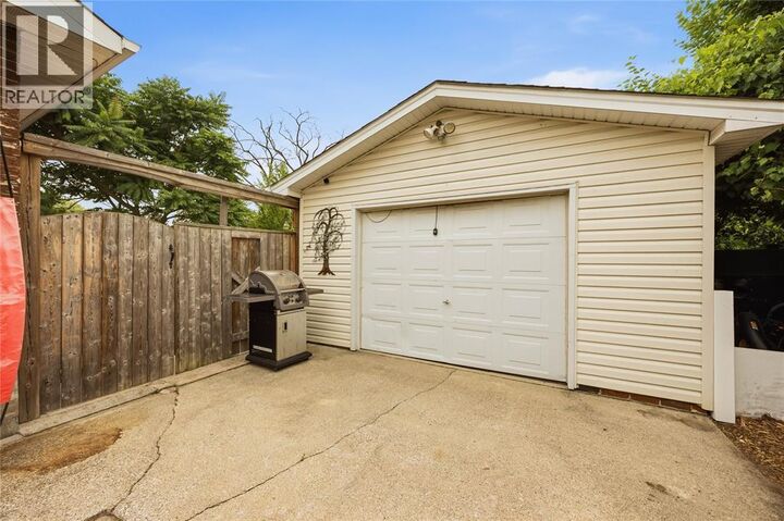 Property Photo:  820 Woodward Crescent  ON N7V 2E6 