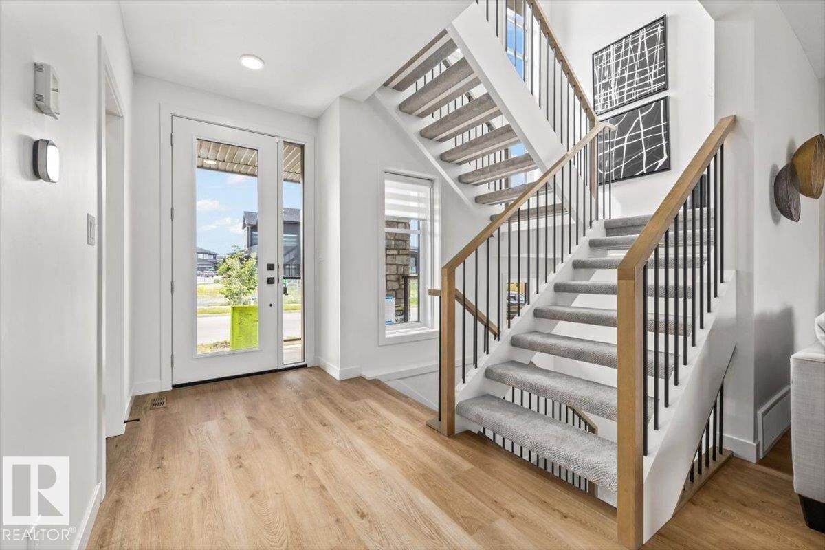 Property Photo:  4543 Knight Wynd SW  AB T6W 4B7 
