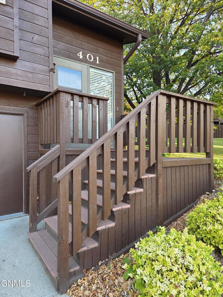 Property Photo: 401 Brandon Drive ND 58503