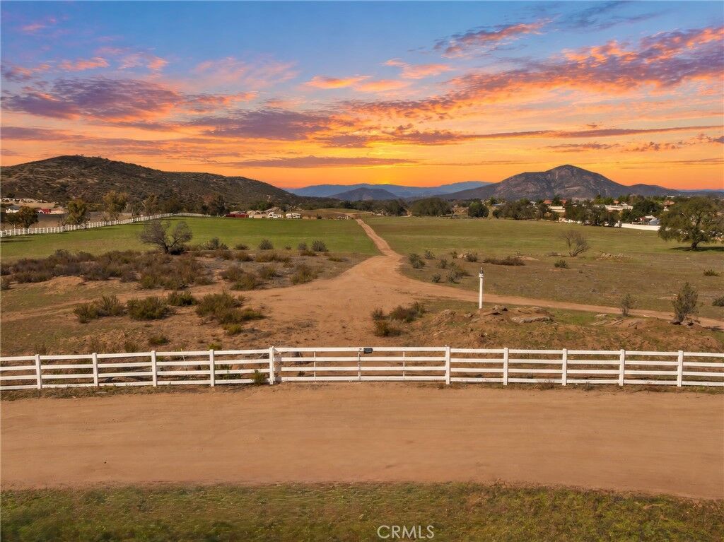 Property Photo:  1 Lynch Lane  CA 92543 