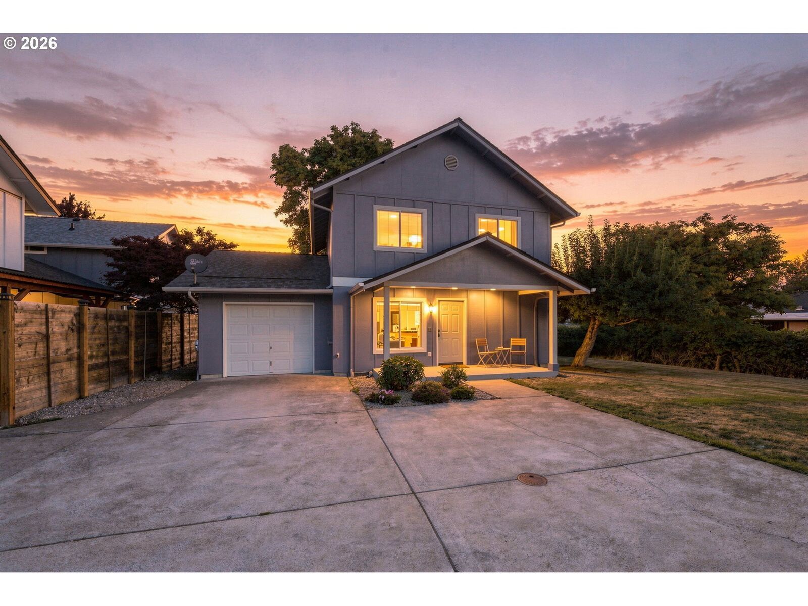 Property Photo:  2617 Mimi St  OR 97404 