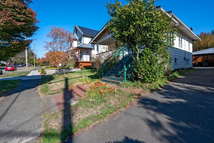 Property Photo:  5818  7th Avenue NW  WA 98107 
