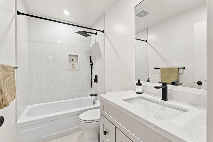 Property Photo:  500 West Middlefield Road 148  CA 94043 