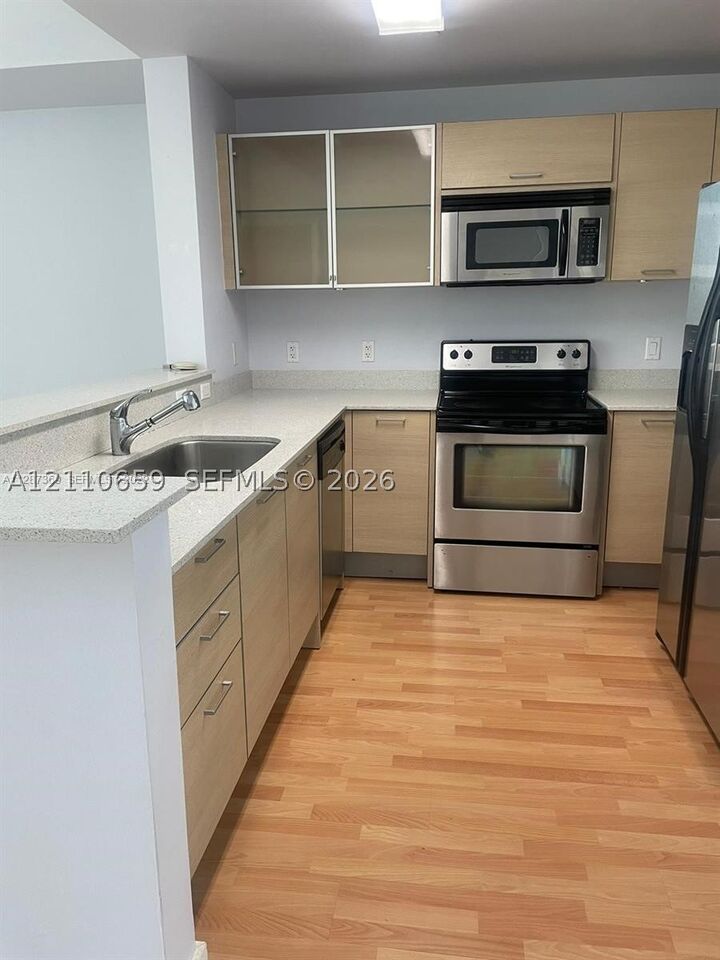 Property Photo: 350 NE 24th St 404 FL 33137