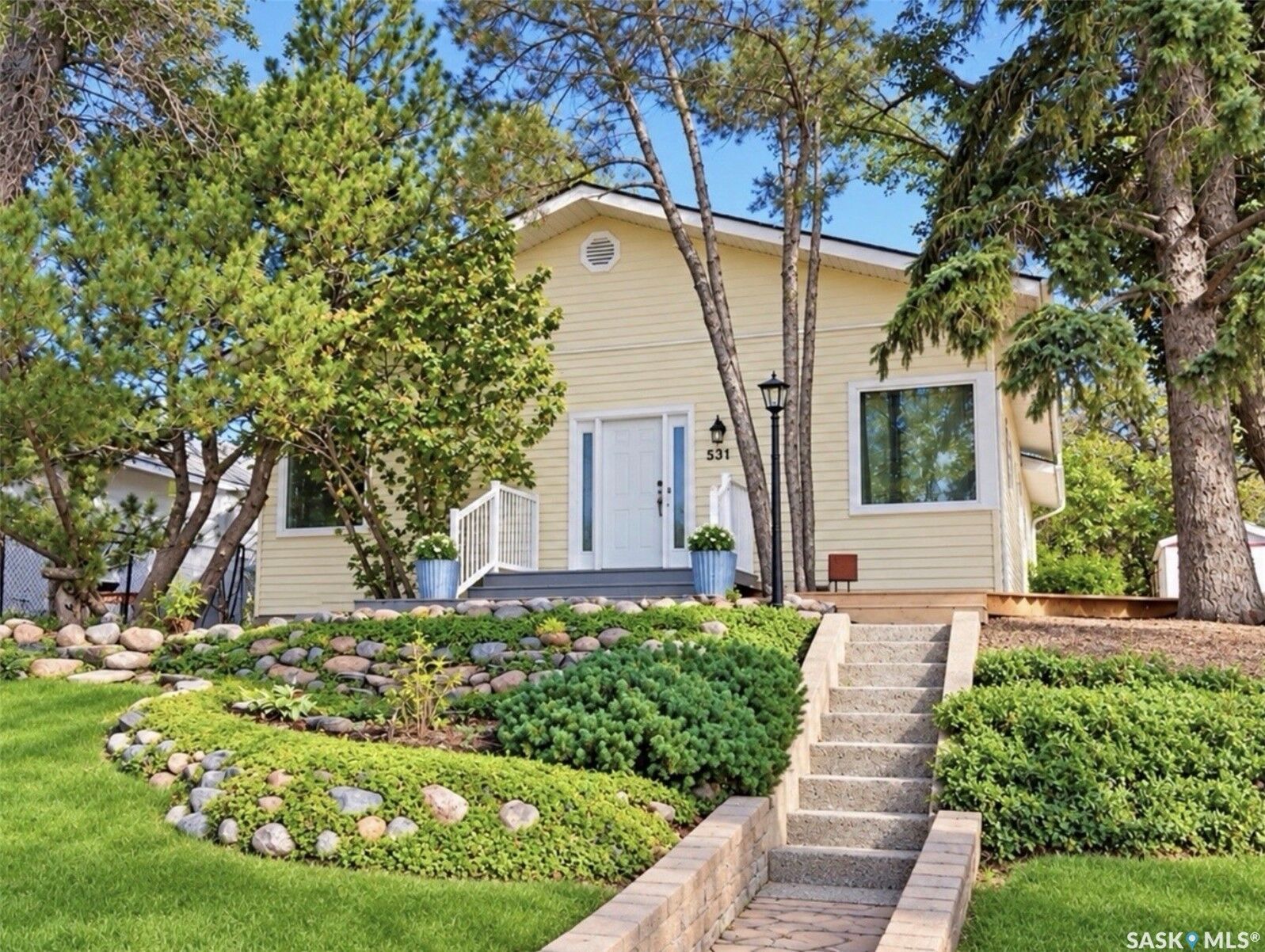 Property Photo:  451 2nd Avenue NW  SK S9H 0P8 