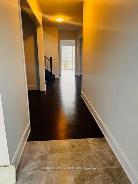Property Photo: 184 Sunset Vista Court ON L4G 3Y1