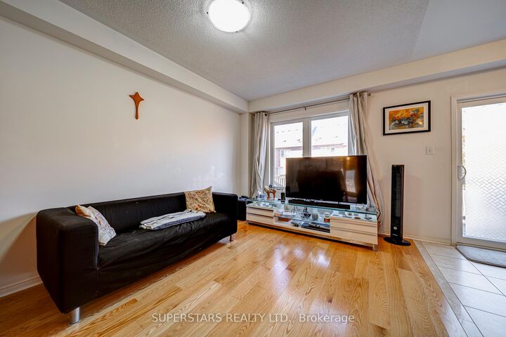 Property Photo:  13 Eastwind Drive  ON L4A 0W6 