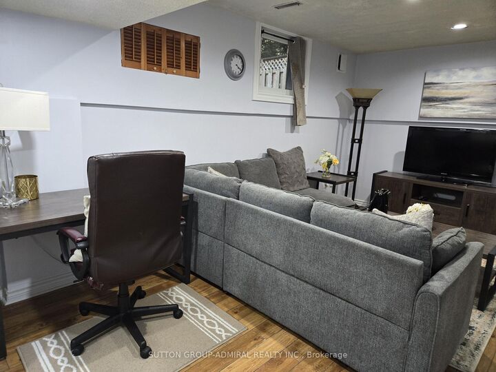 Property Photo:  6 Blairville Road Lower  ON M3H 5Y5 