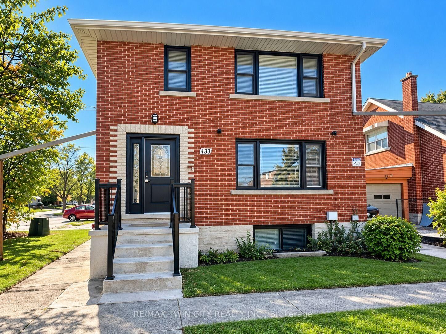 Property Photo:  433 Connaught Street 3  ON N2C 1C4 