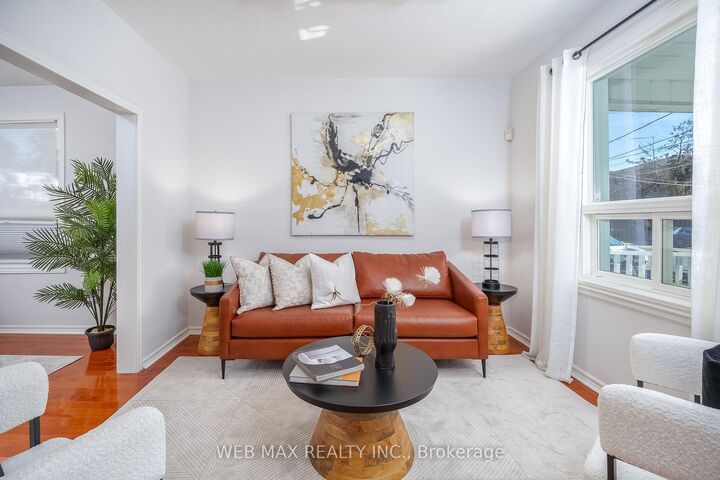 Property Photo:  32 Aldergrove Avenue  ON M4C 1B2 
