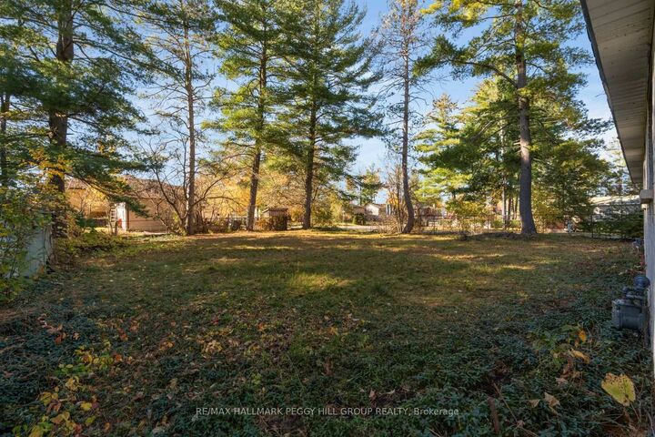 Property Photo:  24 Lee Avenue  ON L3W 0L2 