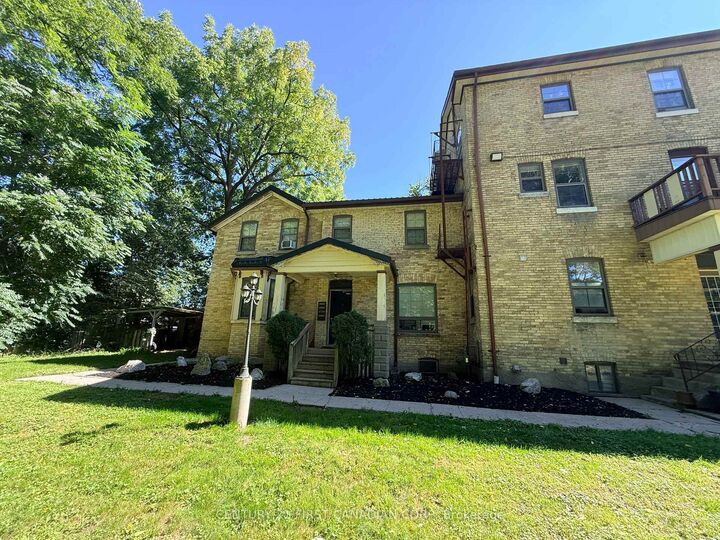 Property Photo:  1 Waverley Place 4  ON N6B 2C3 