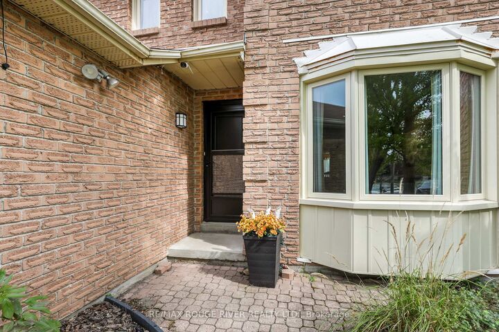 Property Photo:  648 Cognac Crescent  ON L1X 1L8 