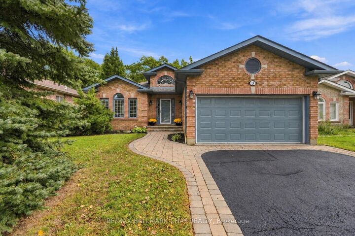 Property Photo:  3 Maw Court  ON L4N 7X7 