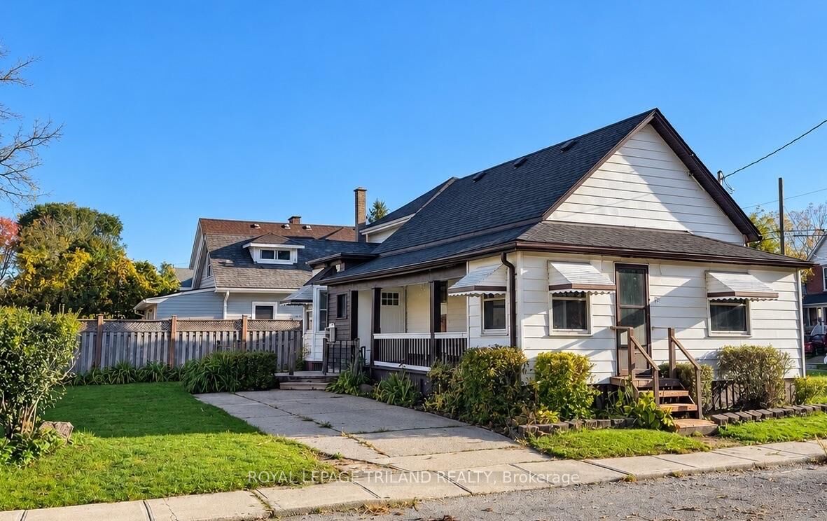 Property Photo:  21 Owaissa Street  ON N5P 1T1 
