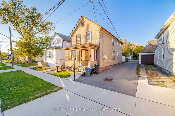 Property Photo:  28 Fifth Street  ON L3B 4Z5 
