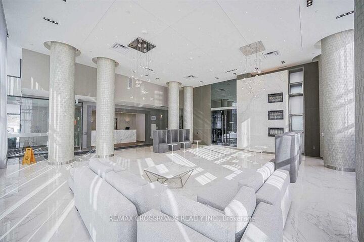 Property Photo:  75 Oneida Crescent 1608  ON L4B 0H3 