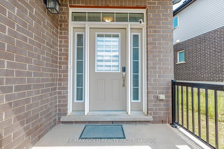 Property Photo:  617 Benninger Drive  ON N2E 0H8 