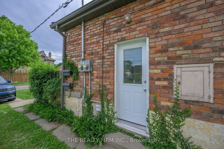 Property Photo:  65 Byron Avenue E Lower  ON N6C 1C6 
