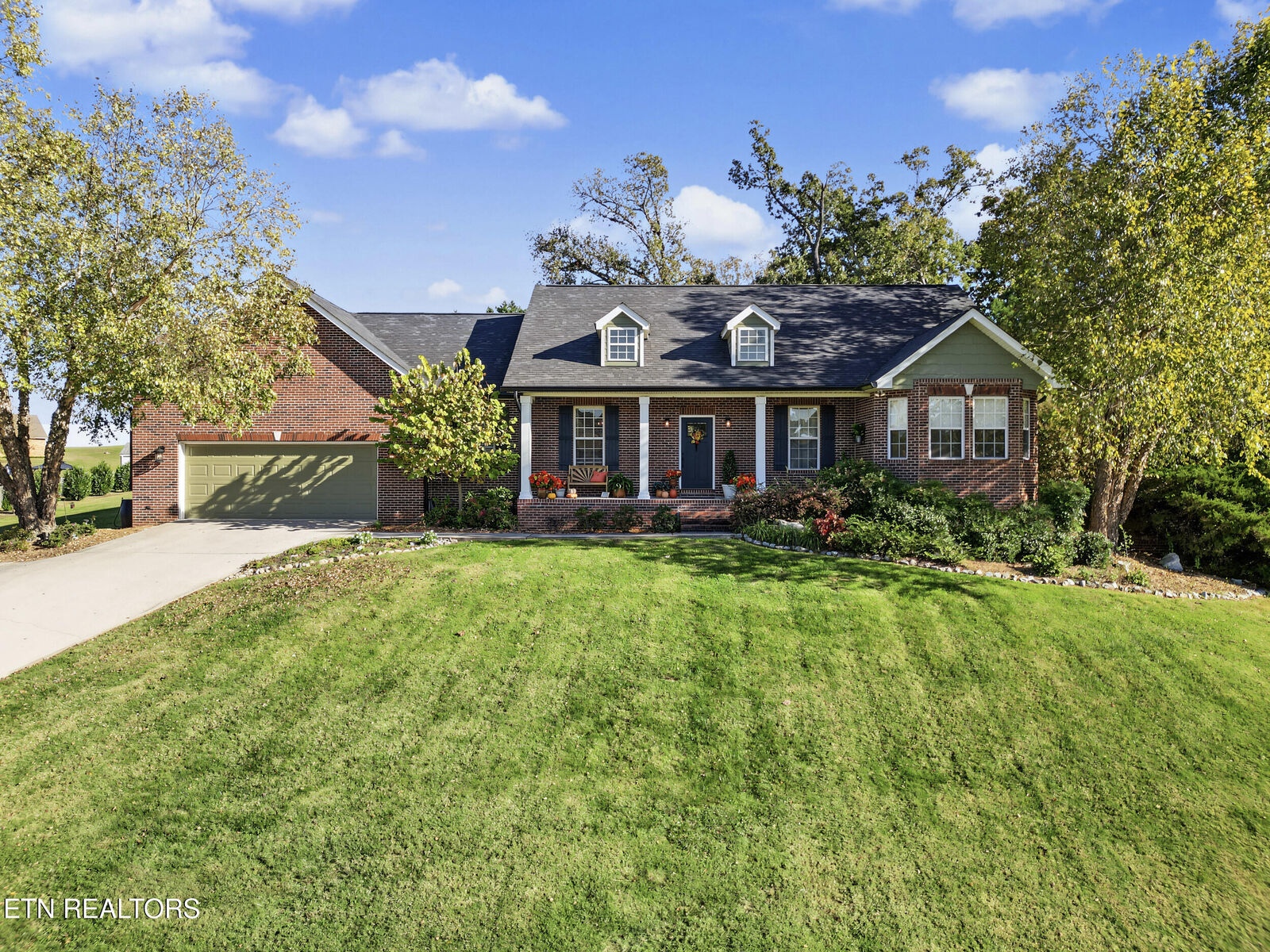 Property Photo: 1420 Foxfire Circle TN 37865