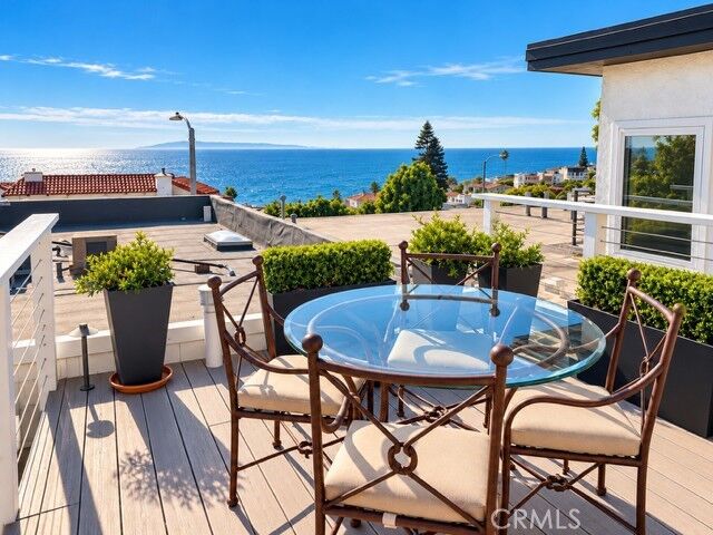 Property Photo:  2948 S Coast Highway  CA 92651 
