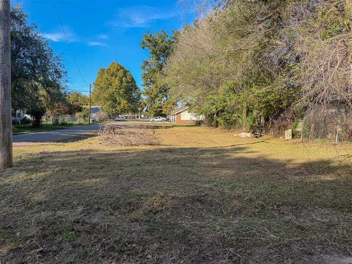 Property Photo:  215 W Florida Avenue  OK 73005 