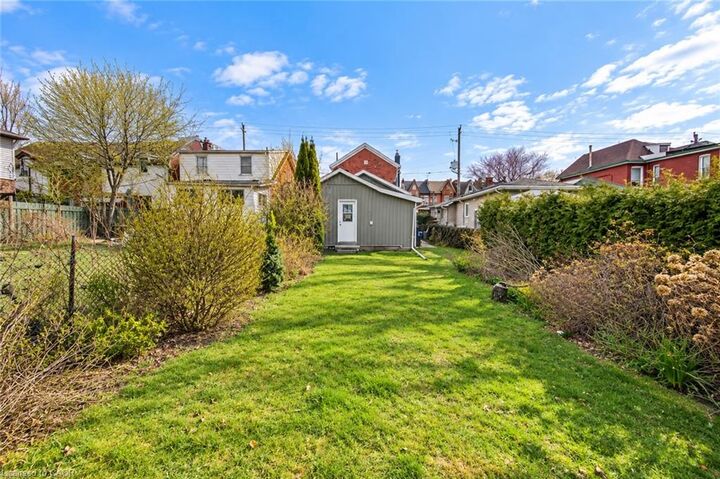 Property Photo:  218 Catharine Street N  ON L8L 4S6 