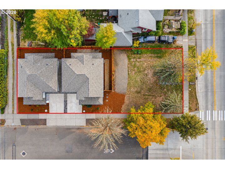 Property Photo:  560 W 15th Ave  OR 97401 