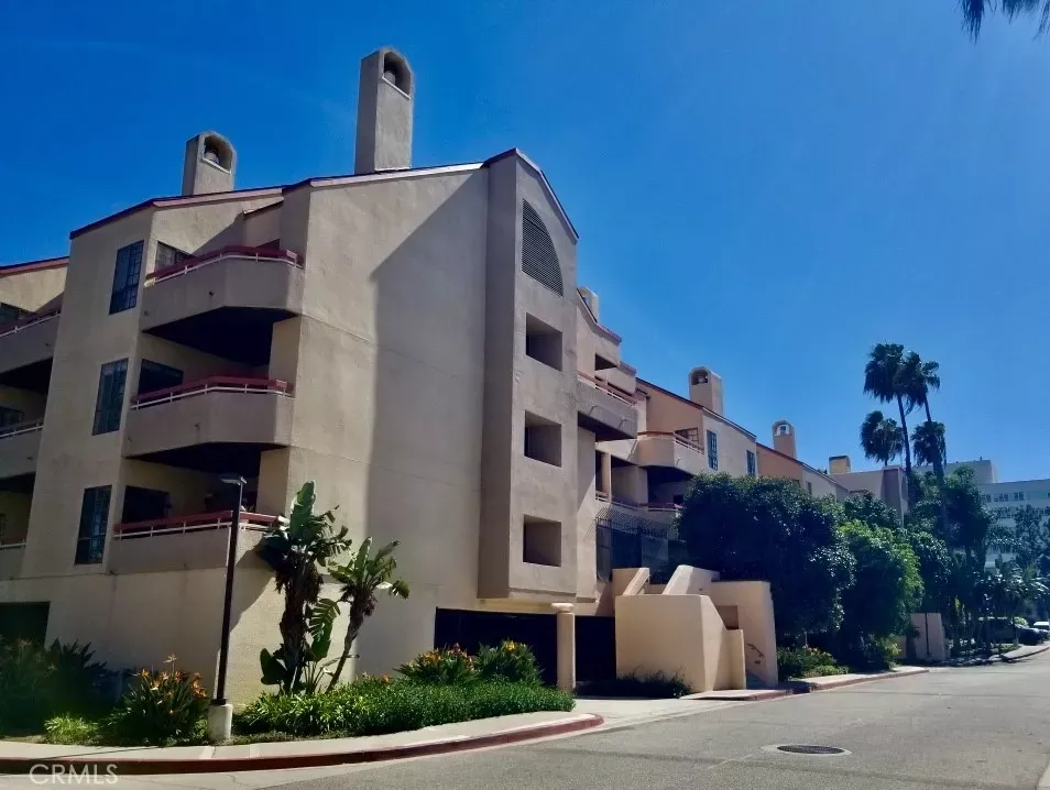 Property Photo:  941 W Carson 202  CA 90502 